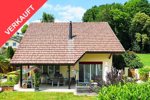 Grosszügiges Einfamilienhaus am ruhigen Ortsrand mit Blick ins Grüne