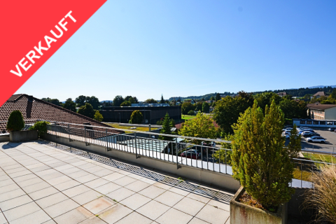 Grosszügige Attika-Wohnung mit Weitblick auf Jura und Alpen