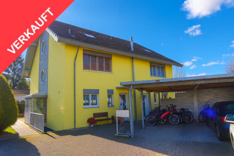 Grosszügige 4.5-Zimmer-Doppelhaushälfte mit sonnigem Garten und Carport