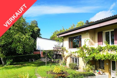 Charmantes 6-Zimmer-Einfamilienhaus mit Gartenidylle und Alpenblick